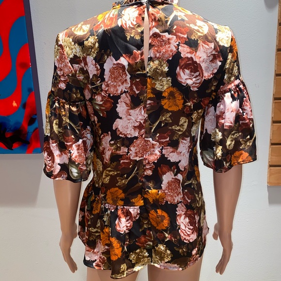 *H&M* Floral Blouse - Picture 6 of 9